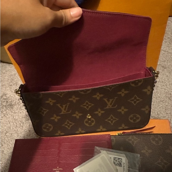 Authentic Louis Vuitton Felicie Pochette - Picture 3 of 8